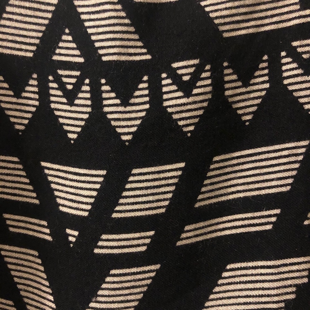 Patterned Crop Top - Picture 2 of 3